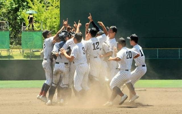 鳥取城北が2年連続の夏の甲子園へ　鳥取大会決勝で鳥取西を破る