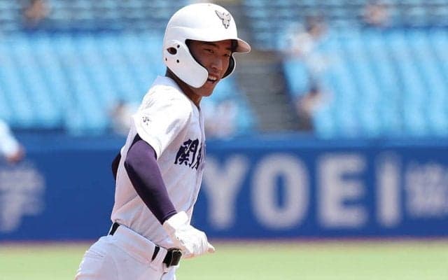 現れた衝撃二刀流に「まじでスーパースター」　神宮で豪快弾…早くもファン争奪戦「取ろうよ」