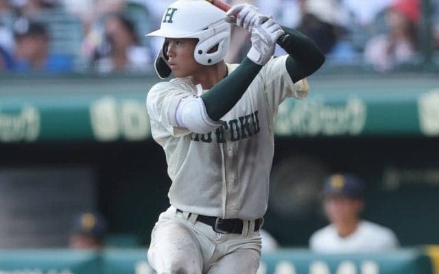 報徳学園、あと1点が届かず...”逆転の報徳”を発揮するも悔しい準優勝【2025年夏高校野球】