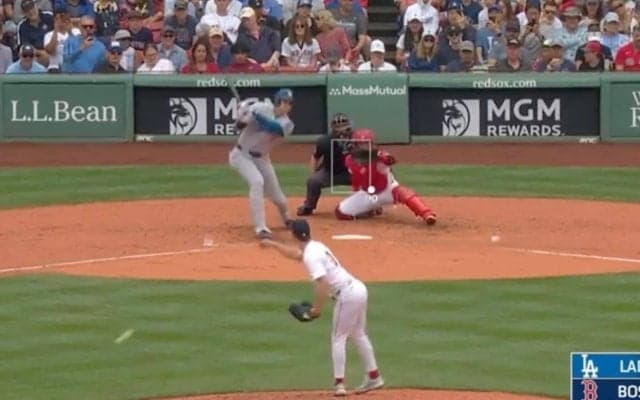 どうやって打った？ 大谷翔平、ゴルフ打ちで“まさかの光景”「ピッチャー可哀想」「上手すぎる」難しい変化球→軽く打ち返してしまう