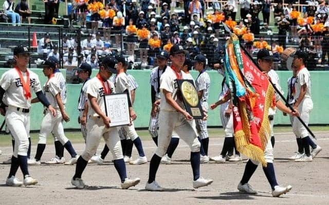 勝負強さ光った西短付打線　高校野球132チームの熱戦振り返る