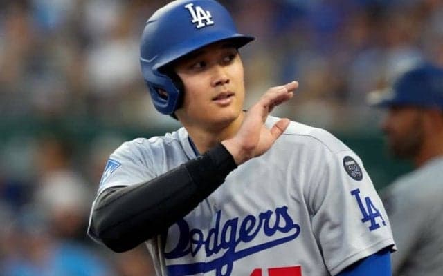 大谷翔平、“怪物”と塁上での恒例シーン「野球の言語は普遍的だ」米メディアも注目　両リーグ最速100得点で勝利に貢献