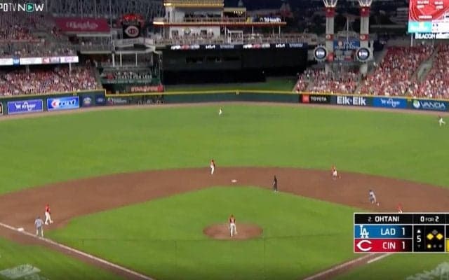 ウソでしょ…？ 大谷翔平、激伸び弾丸ライナーが頭上を“爆速通過”「エグすぎる」外野手の様子がおかしくなる「これは被害者」