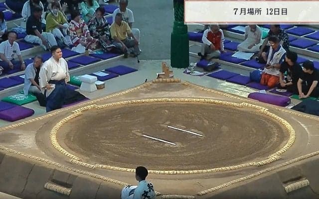 大相撲名古屋場所、カメラが捉えた「力士の“激似”イラスト」が話題も…「一人だけわからない…」ファン“モヤモヤ”だった一コマ 