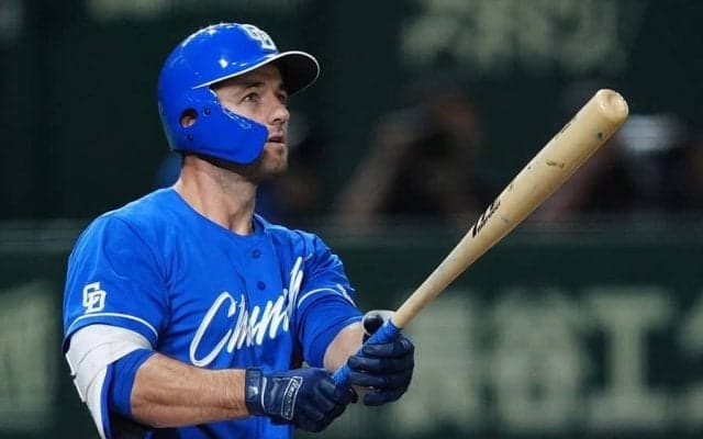 新助っ人が絶叫「ダイスキ！」　日本へ順応した“クソ真面目”…妻との散策が至福の時間