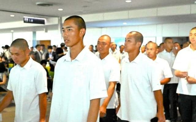 北海と旭川志峯が甲子園に出発　「待ちに待った時」　「目標は勝利」