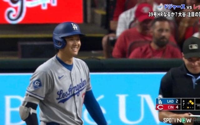 「僕だったら…」大谷翔平、レジェンド解説陣もドン引きする“鈍感力”発揮の瞬間…難敵に苦戦→審判との“一瞬のやり取り”にファンも驚き