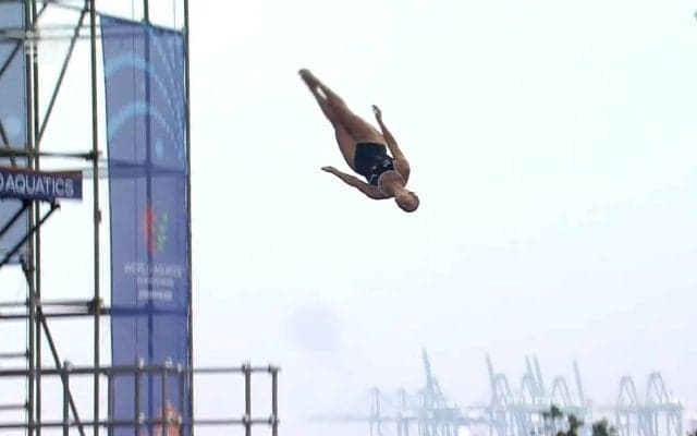 20ｍからのハイダイビング…“絶対女王”が魅せた突き刺さるような入水がエグイ！「ノースプラッシュは当たり前」解説者脱帽