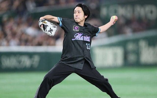 嵐・二宮和也が豪快ノーバウンド投球　東京Dどよめき…背番号「23」の特別ユニで登場