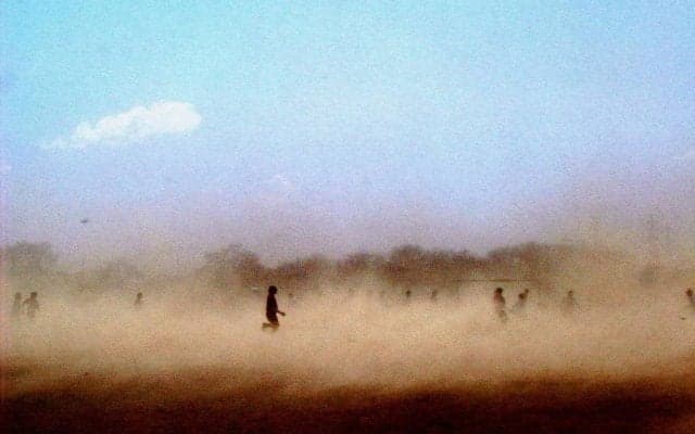 サッカーは素晴らしい｢世界のゴール珍百景｣21連発(2)横浜FMvs鹿島｢雷雨の延長戦｣、雨ニモ負ケズ｢帰っていった高校生｣、風ニモ負ケズ｢感心した応急対策｣