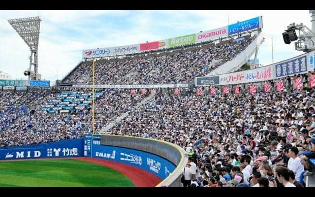 神奈川大会優勝の横浜、転機は準々決勝　決勝の横浜スタジアムは満員