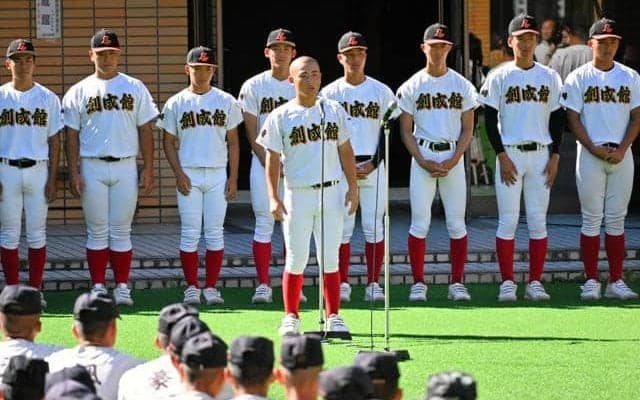 「先輩たち超える」「絶対勝つ」　創成館の選手ら、甲子園へ壮行会