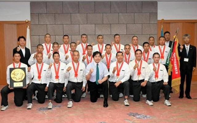 夏の甲子園へ、石川の小松大谷「優勝を」　知事に決意、昨夏は16強