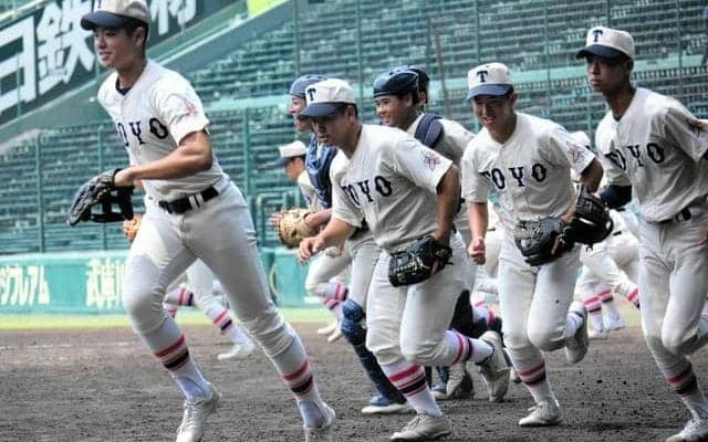 「戻ってこられた」　東洋大姫路が甲子園で練習、守備の連係を確認