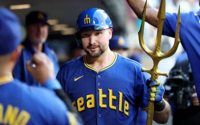 これで大谷翔平に4本差 ローリーがメジャートップ独走の42号、両打ち捕手の史上最多記録も更新「ひたすら前に進むだけだ」