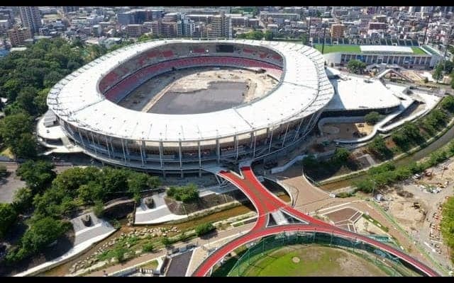 屋根は白い雲のように　愛知・名古屋アジア大会へ巨大競技場工事進む