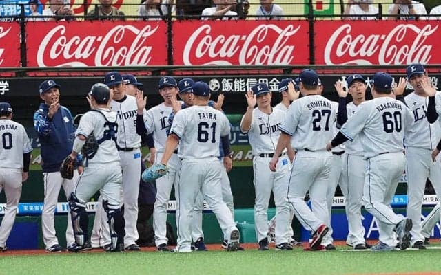 西武の“限定ユニ”が「めっちゃツボ」　清涼感溢れる斬新カラー…X好感「めっちゃかわいい」