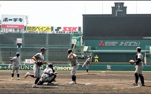 花巻東が甲子園練習　「観客席が高い」期待を胸に本番の感触確かめる