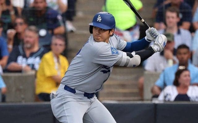 大谷翔平の背後でとてつもない“存在感”　敵軍女性ファンにX驚愕「WOW！」「威圧感」