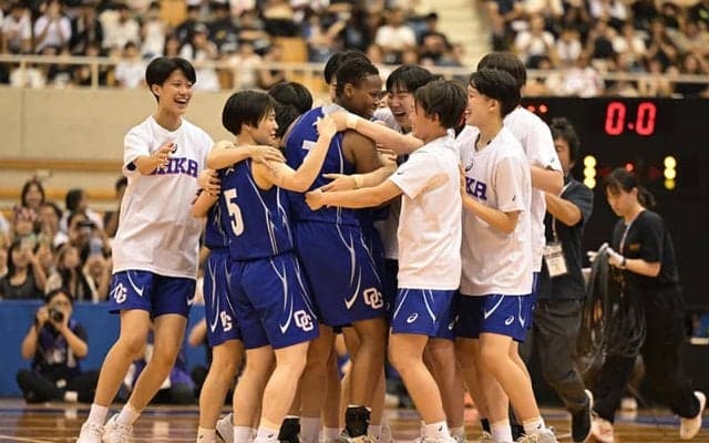 26回目の夏制覇を果たした桜花学園…選手、コーチ、それぞれの心の中に宿る亡き恩師の存在