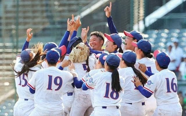 女子高校野球決勝　福知山成美が長打力で圧倒　 11年ぶり2度目V