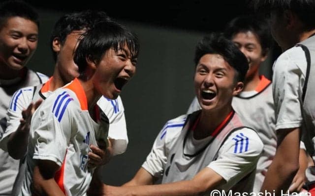15歳以下の｢Jリーグ選抜｣と｢リバプール選抜｣が激突、｢特別な才能｣飛び級の日本代表CBが守備を統率で｢無失点｣で2連勝！浮上した｢その後の年代｣の課題