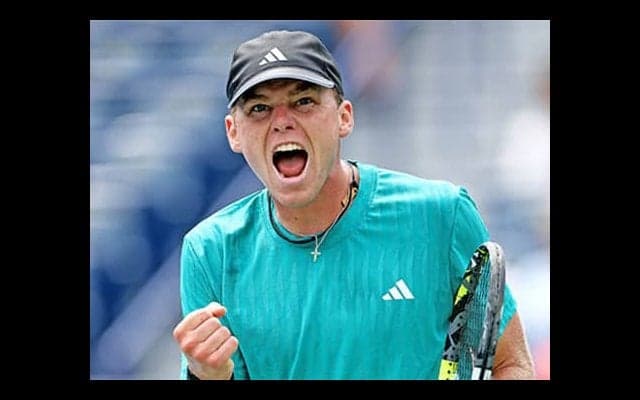  20歳が19歳下しマスターズ8強 