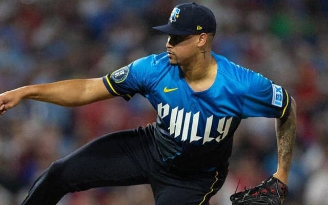 ド軍が逃した大物右腕の「信じられない光景」　ド派手新天地デビューに実況も唖然