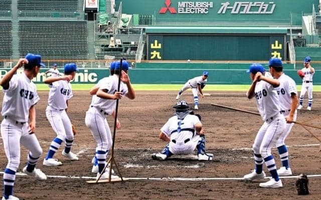 豊橋中央が甲子園練習　「今までにない景色」　ノックに中継プレーも