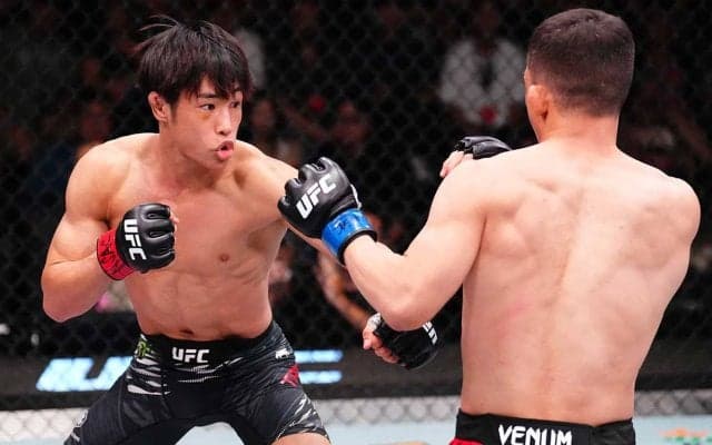 【UFC】平良達郎、打撃も効かせて2R“フェイスクランク”一本勝ち　「このレベルでこの勝ち方はすごい」と川尻達也氏も大興奮