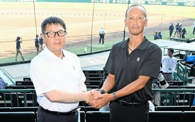 「力以上のものを」「気合と根性のみ」　広陵と旭川志峯の監督が対談