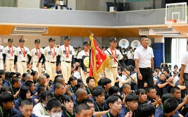 「一戦必勝」尽誠学園で壮行会　生徒や教職員ら400人が激励