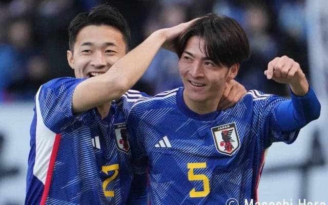 ザルツブルクに誕生した新・日本人トリオ｢完璧構図｣の爆イケ写真！ 拓夢＆颯太＆アンリ｢3人同時にピッチに立ってくれ!!｣の声