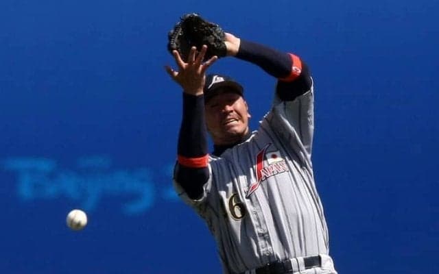 「世紀の落球」から17年…今はすっかり“持ちネタ”に　「失敗がない人生には成功もない」レジェンドOB球宴で46歳が今年も魅せた