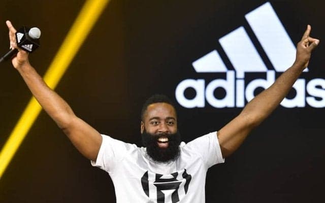 クリッパーズのジェームズ・ハーデンが訪中…自身の姿がデザインされたコートも新設される