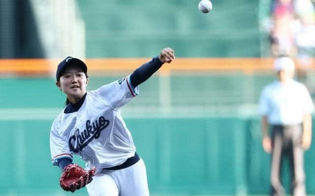 甲子園で始球式の森本さん　内角へ直球ストライク「今後につながる」