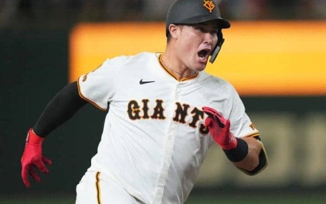 「反対方向にあれだけの打球飛ばすのは、さすがリチャード」巨人加入の26歳ロマン砲、逆方向に179キロ弾、豪快アーチに中継解説も脱帽　「やっぱり、バケモノ」