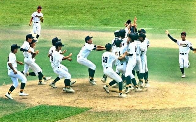 神港学園が10年ぶり優勝、飾磨工を完封　高校軟式野球兵庫大会決勝