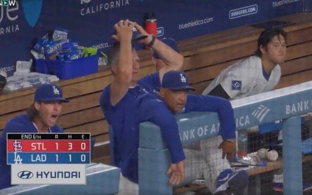 なんだこれは… ド軍ベンチが“異常事態”「そりゃキレるw」「これはエグい」“微妙な判定”連発で異様な雰囲気になる