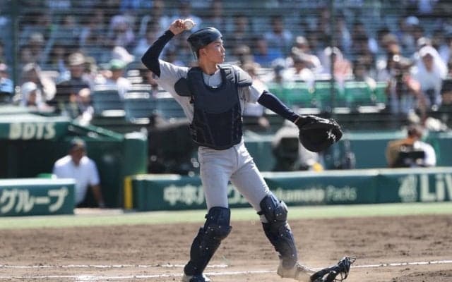 仙台育英スーパー1年生捕手の巧みなキャッチングにSNSでも絶賛の声が溢れる【夏の甲子園】