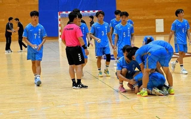 駿台甲府ハンドボール部、高校総体連覇ならず　富山代表の氷見に惜敗