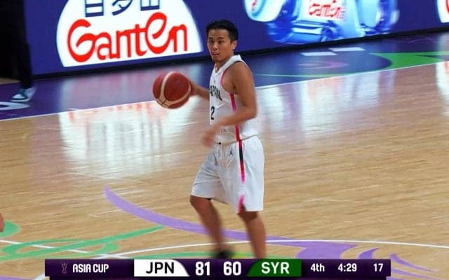 天才かよ！ 富樫勇樹の“神業パス”が「やっぱ別格」「うますぎ」空間を支配した完璧アシストの瞬間【バスケ日本代表】