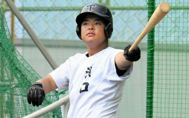 猛暑でもモリモリ食べる　東洋大姫路1年の瀬口選手はいま「増量中」