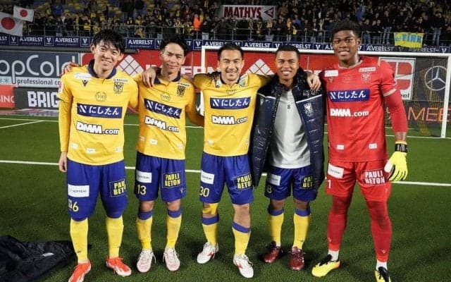 レジェンド岡崎慎司も所属したシントトロイデン日本人DFの“ピッチ外”悪質タックルが話題｢相手の監督を削るとか｣｢ごめんだけど、笑ってしまったw｣の声