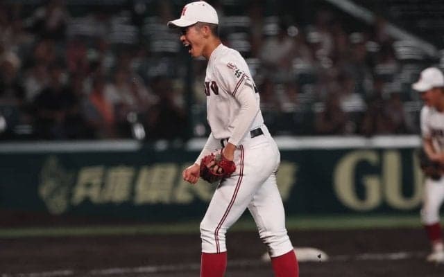 広陵エース堀田が1失点完投！独特のリリースと伝家の宝刀チェンジアップで、1年夏から甲子園知る意地見せる【25年夏甲子園】
