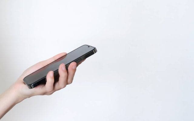 既婚男性の不倫、49%が「マッチングアプリ経由」。約3割は既婚者であることを伝えず