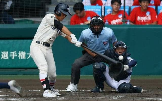 名前の由来は「代打の神様」　東洋大姫路・白鳥翔哉真、右に左に安打