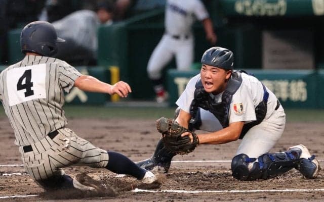 春夏連覇狙う横浜が完封で初戦突破！要所で好守連発！約1時間の中断も集中力切らさず敦賀気比との強豪対決制す！【25年夏甲子園】