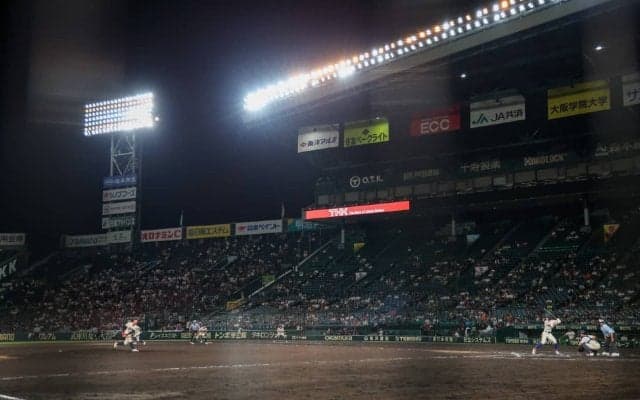 史上初の継続試合か？高知中央VS綾羽の第4試合は午後9時半で7回、10時まで約30分【25年夏甲子園】