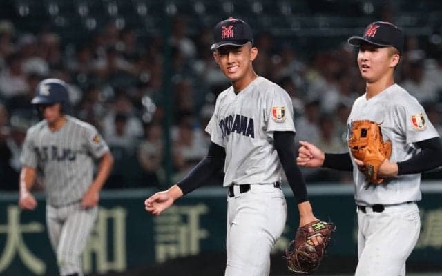 横浜・織田翔希が甲子園初完封！指揮官は「さらに成長のきっかけとなる」と殻を破った2年エースを称える